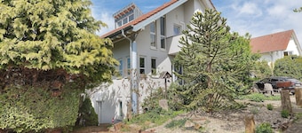 Apartment Rebella with Panoramic Views and Shared Garden