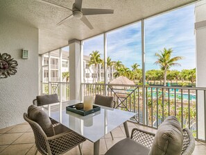 Outdoor dining - Bonita Village "Palm Paradise - 1 Bedroom, 1.5 Bath Resort Living Condo (Bonita Springs)