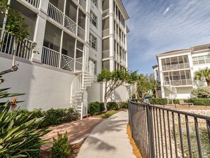 Exterior - Bonita Village "Palm Paradise - 1 Bedroom, 1.5 Bath Resort Living Condo (Bonita Springs)