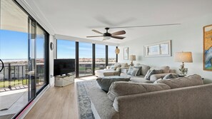 TV - Anastasia #605 Ocean front property with panoramic view of ocean/beach, boat parking (St. Augustine Beach)