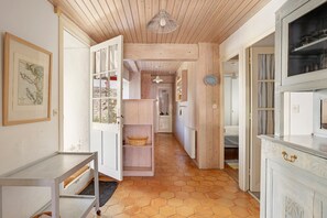 Interior - “Maison De Pays Églantine” with Private Terrace, Garden, and Wi-Fi (Sainte-Marie-de-Ré)