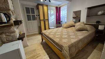 Standard Double Room, Garden View