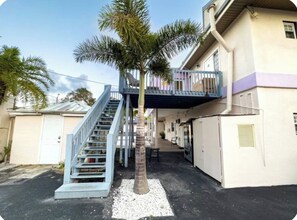 Exterior - Cozy 3 BD Apt 3 miles from the beach •Pool• 124 (Clearwater)