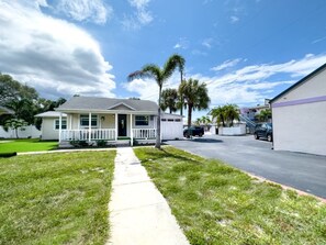 Exterior - 2B1B Stylish little house with Pool • Pets Ok #511 (Clearwater)