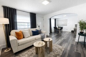 Living area - 2B1B Stylish little house with Pool • Pets Ok #511 (Clearwater)