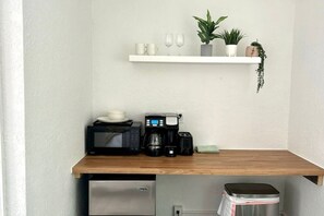 Interior - Cozy Studio Apt • Pool • Pets Welcome #6 (Clearwater)