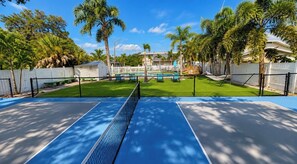 Sports court - King Suite w Pool, 3 Miles from Clearwater Beach#7 (Clearwater)