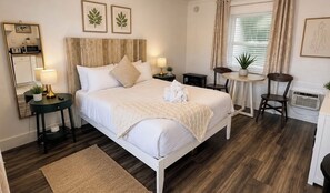 1 bedroom, iron/ironing board, WiFi, bed sheets - Cozy and stylish studio apt near the beach #9 (Clearwater)