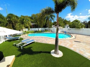 Pool - Cozy and stylish studio apt near the beach #9 (Clearwater)