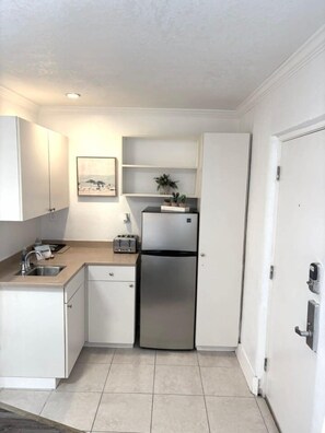 Private kitchen - Cozy and stylish studio apt near the beach #9 (Clearwater)