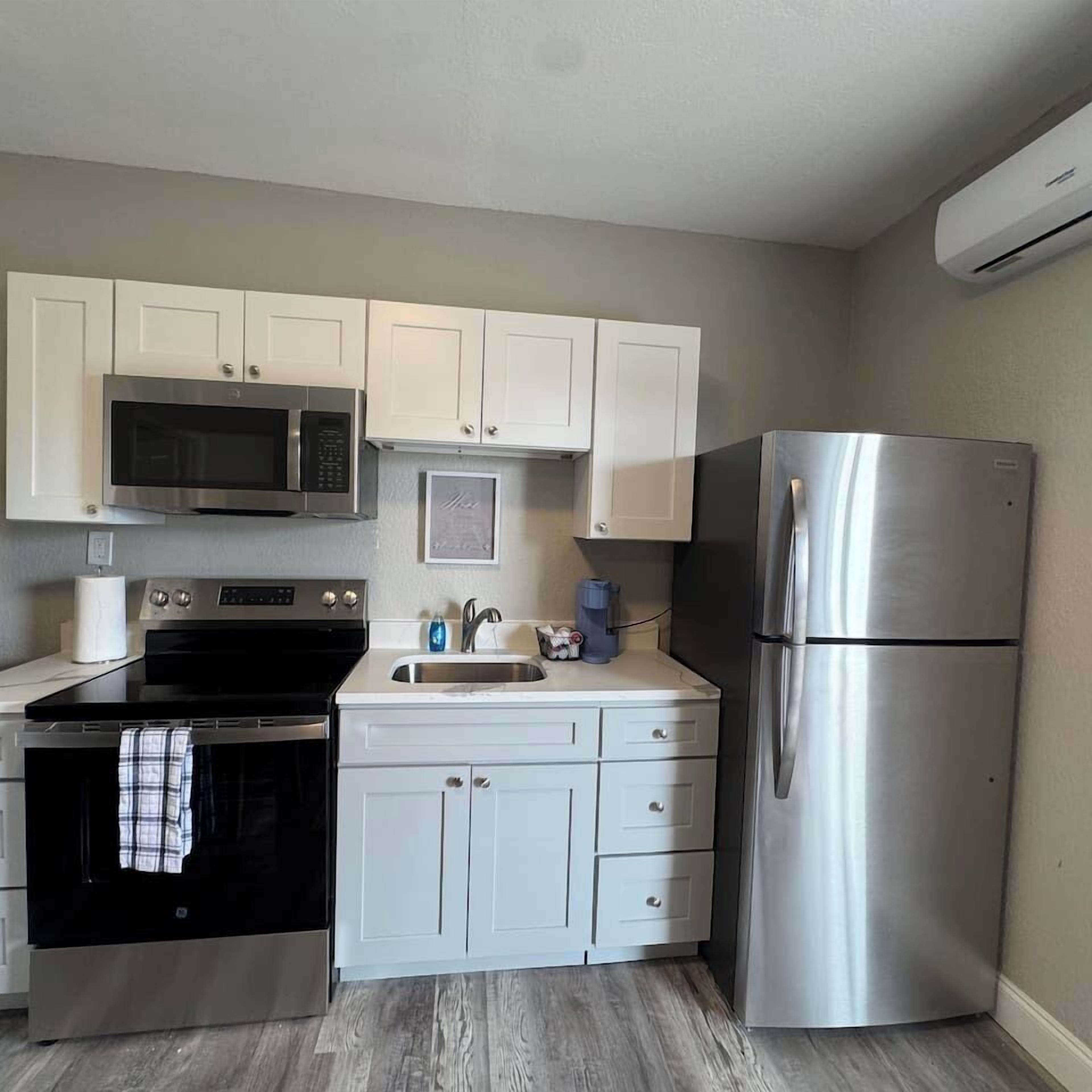 Microwave, oven, stovetop, coffee/tea maker