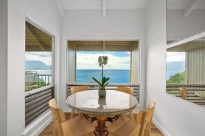 Outdoor dining - Sunset Bluff Haven! Beach Access & Pool & Hot Tub (Princeville)