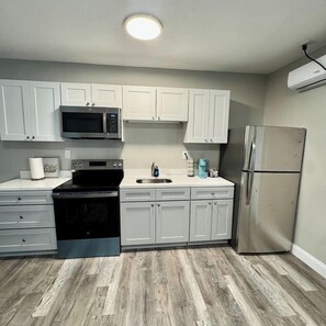 Private kitchen - *New Listing * Renovated 1 BD Apt • Washer/Dryer (Clearwater)