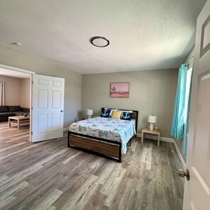 Room - *New Listing * Renovated 1 BD Apt • Washer/Dryer (Clearwater)