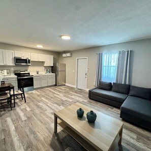 Living area - *New Listing * Renovated 1 BD Apt • Washer/Dryer (Clearwater)
