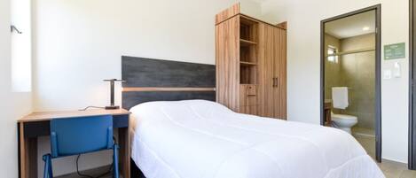 1 bedroom, desk, iron/ironing board, WiFi