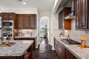 Private kitchen - Luxury Hill Country Retreat| 16 acres| Private POOL| Fire Pit| 360 Views| Pet Friendly| Sleeps 16 (Dripping Springs)