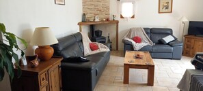 Gîte de charme de plain-pied avec jardin à 10 minutes de Bergerac | Living area