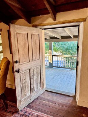 Interior - Historic Rumpel Kammer | Compound (Fredericksburg)