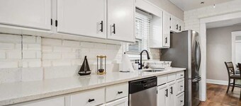 Eastport 3 bedroom Cottage: Walk to Downtown