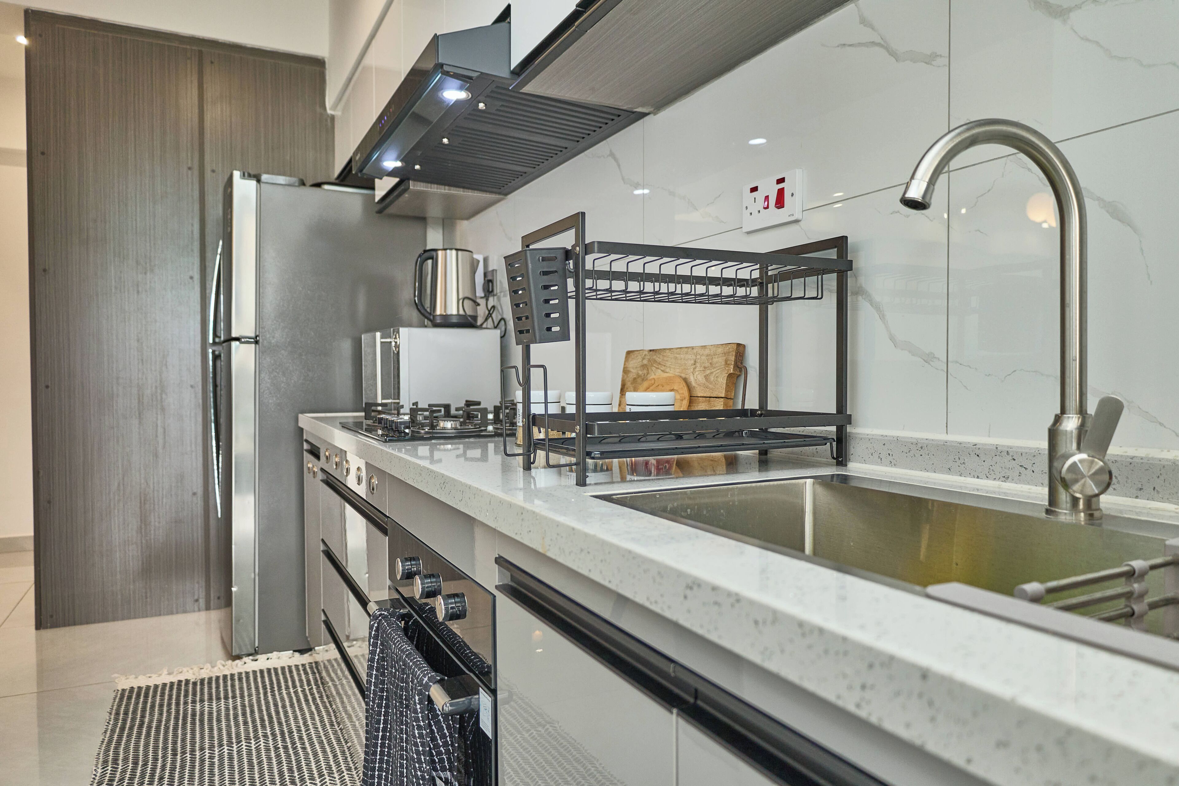 Family Apartment, City View | Private kitchen