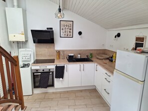 Private kitchen - Vrbo Property (Saumur)