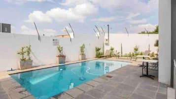 Apartment, 2 Schlafzimmer, Balkon | Pool | Außenpool