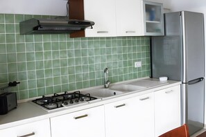 Private kitchen - Olimpo Holiday Home with Sea and Mountain Views (Conca dei Marini)