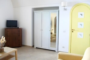 Living area - Olimpo Holiday Home with Sea and Mountain Views (Conca dei Marini)