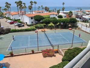 Sports court - Rosarito | Family Beach Retreat | Pool + Beach | 2BR (Rosarito)