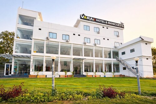 Varad International Hotel and Banquet