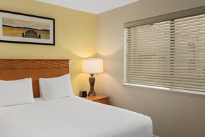 Room - Lake Chelan | Family Lake Escape | Pool + Lake | 2BR (Chelan,)