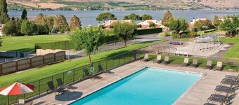 Lake Chelan | Family Lake Escape | Pool + Lake | 2BR