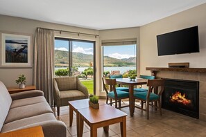 Living area - Lake Chelan | Family Lake Escape | Pool + Lake | 2BR (Chelan,)