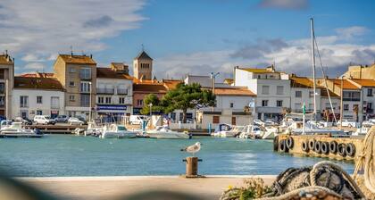 Apartment 'Port-la-Nouvelle' with Private Garden and Wi-Fi