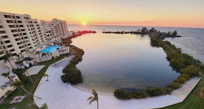 2 bed 2 bath condo on the Gulf with heated pool and pickleball