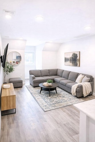 2BR • Yale Visit Stay + Easy Parking