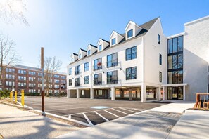 Exterior - 2BR • Yale Visit Stay + Easy Parking (New Haven)