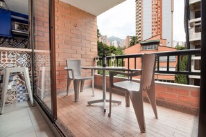Outdoor dining - Best location in Provenza (Medellín)