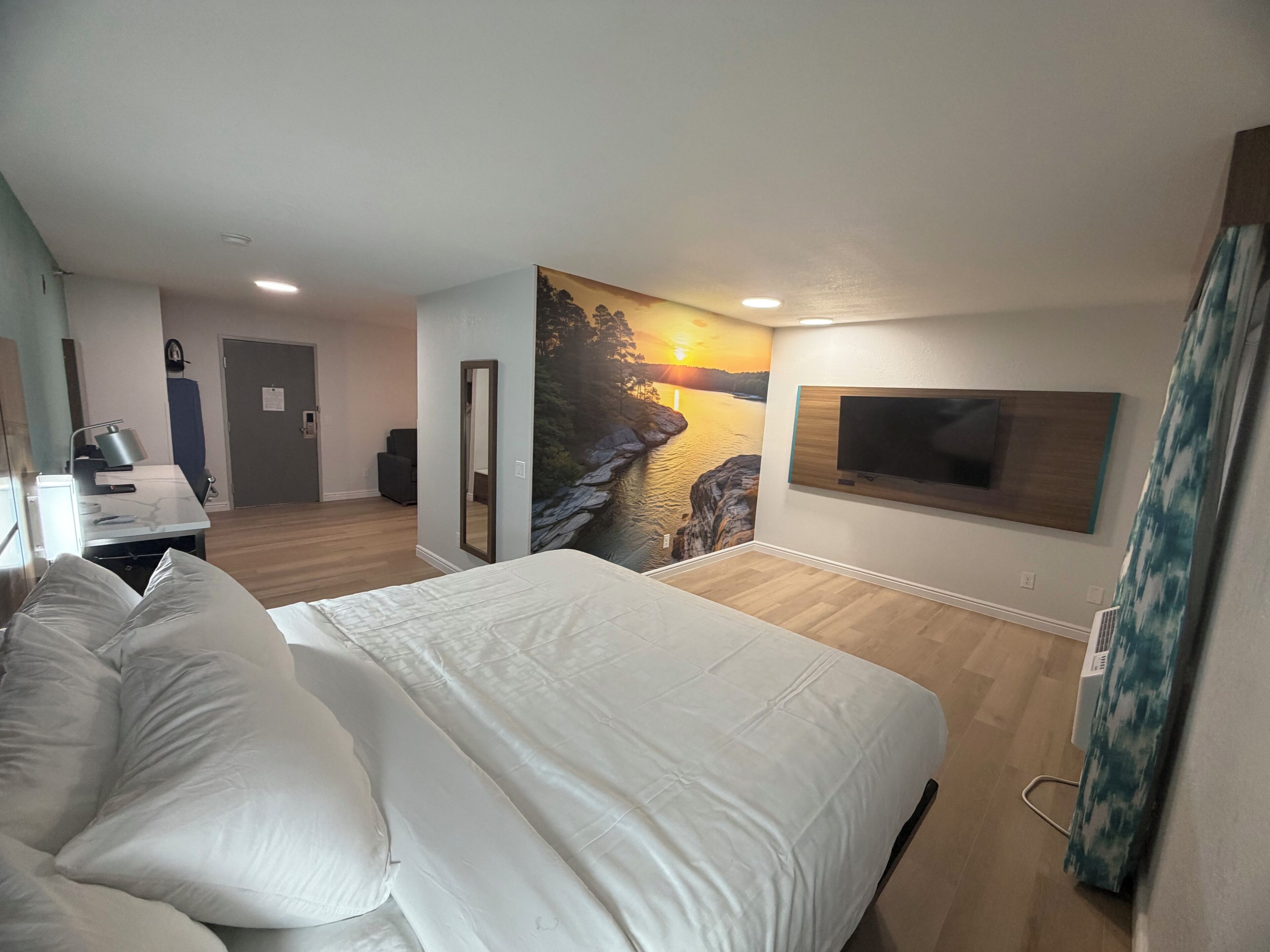 Deluxe Suite, 1 King Bed with Sofa bed, Non Smoking