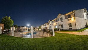 Exterior - Clarion Pointe Springfield Southeast (Springfield)