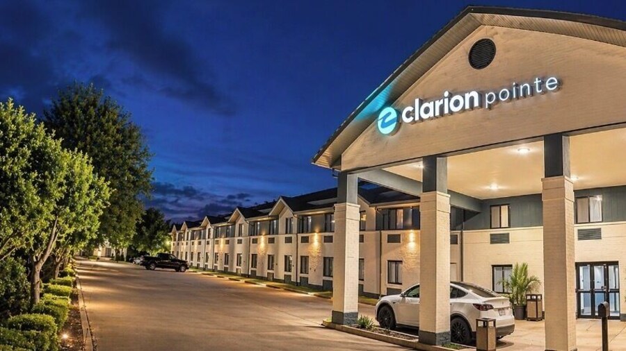 Clarion Pointe Springfield Southeast