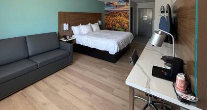 Clarion Pointe Springfield Southeast
