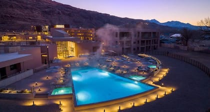 Moab | Desert Retreat | Pool + Hot Tub