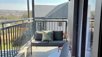 Căn hộ, 1 phòng ngủ, ban công, quang cảnh sông | Ban công