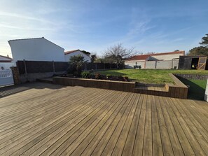 Terrace/patio - Quiet 6-person house with lovely grounds (Bretignolles-sur-Mer)