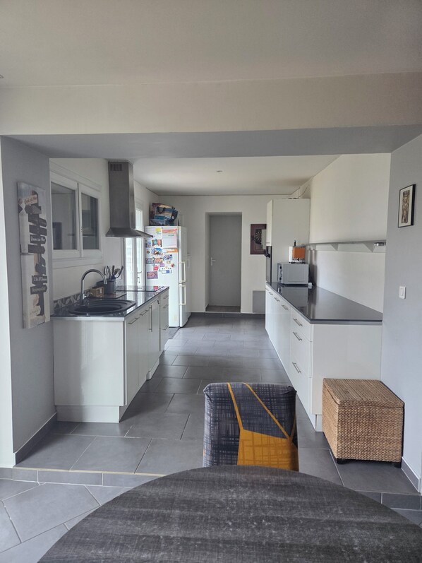 Private kitchen - Quiet 6-person house with lovely grounds (Bretignolles-sur-Mer)