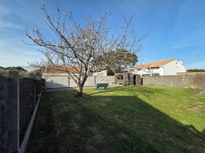 Property grounds - Quiet 6-person house with lovely grounds (Bretignolles-sur-Mer)