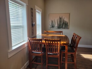 Dining - Silver Fin Retreat - Spacious and Modern (Kamiah)