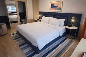 Luxury Double Room - Cityscape Urban Hotel (Toronto)